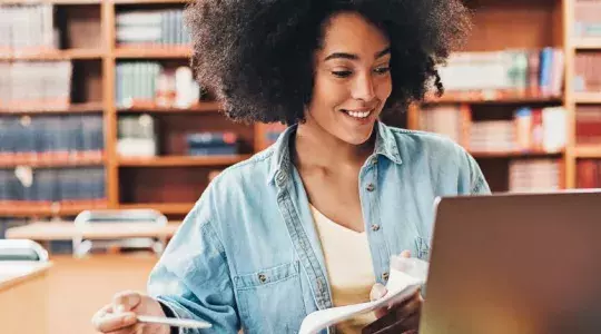femme etudiant