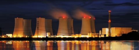 Centrale nucléaire de nuit